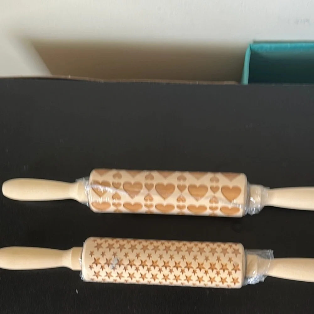 ✨Shop LC Embossed Wooden Rolling Pin Set Hearts Stars NIP